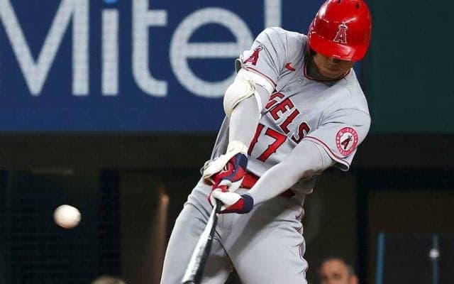 大谷翔平の“バット投げ”にMLB公式も再注目　珍しい感情表現が「頭から離れなかった」