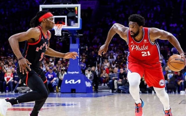 先発5人で99得点を奪ったシクサーズがラプターズに連勝…渡邊雄太は出番なし／NBAプレーオフ