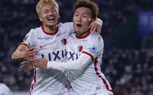 誕生日4日違いの妻・後藤アナも「おめっと」と祝福、鹿島MF三竿健斗が笑顔でバースデーを祝われる「兄もおめでとう」