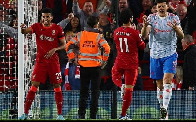 リバプールが復活サラーの2ゴールなどでユナイテッドを4発粉砕!　暫定首位浮上でブライトン戦控えるシティに圧力《プレミアリーグ》