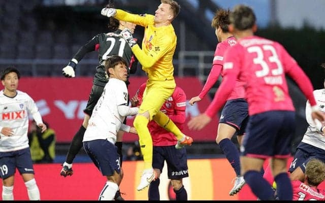 「得点と同価値」FC東京GKスウォビィクのスーパーセーブをJ公式がピックアップ