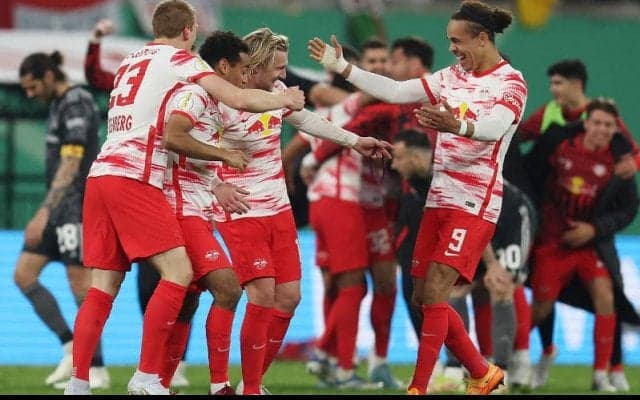 フォルスベリの劇的弾で逆転勝利のライプツィヒが2年連続の決勝進出！《DFBポカール》