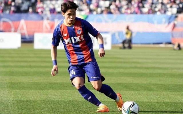 「超ルーキー」FC東京MF松木玖生が「18歳とは思えない」振る舞い!「味方を熱く鼓舞する」シーンが話題に