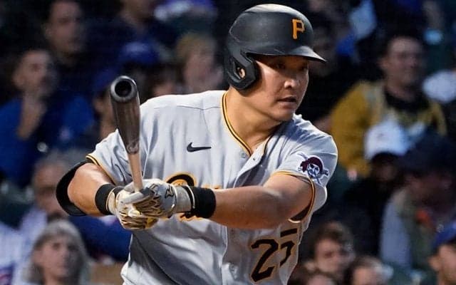 【MLB】筒香嘉智、逆転の2点二塁打　鈴木誠也の目前で今季初長打、塁上でガッツポーズ