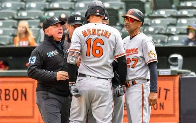 MLBで打者走者の行動に微妙判定「理解できない」　抗議した選手＆監督そろって退場に