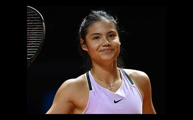 初8強、次戦はシフィオンテク