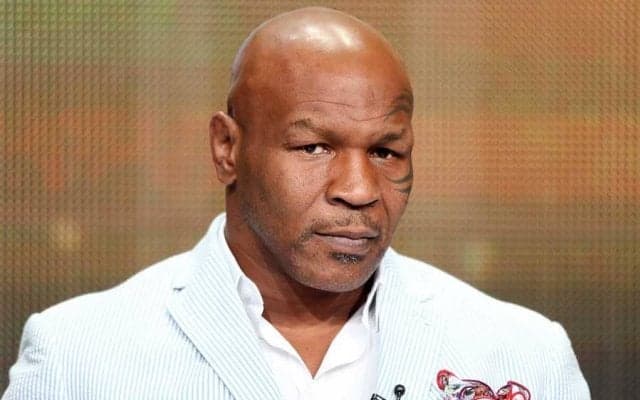 航空機乗客殴打騒動でタイソン側が主張　泥酔客に「嫌がらせされ、ボトル投げられた」