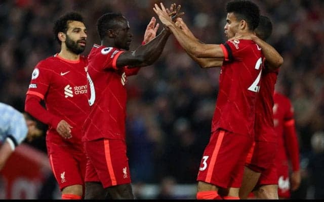 充実の攻撃陣誇るリバプール、ネビル氏は古巣の栄光時代を引き合いに補強戦略を称賛「偉大なクラブは次を見据えて準備する」