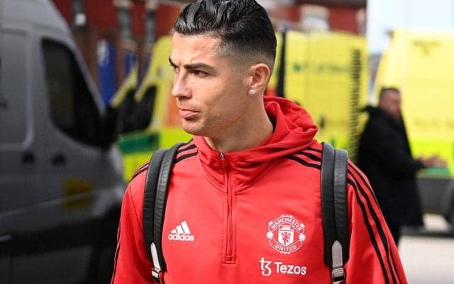 悲しみを乗り越えたC・ロナウド一家、「やっぱり家が一番」と笑顔で家族写真