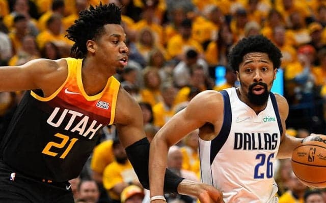 7名が2ケタ得点とバランスの良さを見せたマブス…敵地でジャズに勝利／NBAプレーオフ