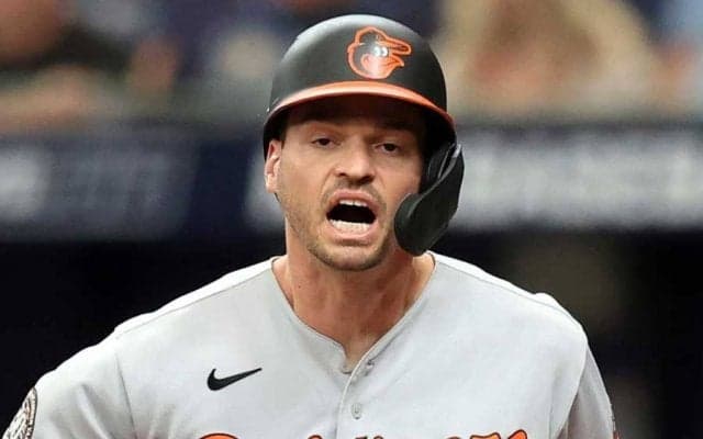 敵の地元メディアすら「疑惑の判定」と指摘　MLBの選手＆監督W退場劇に広がる疑問