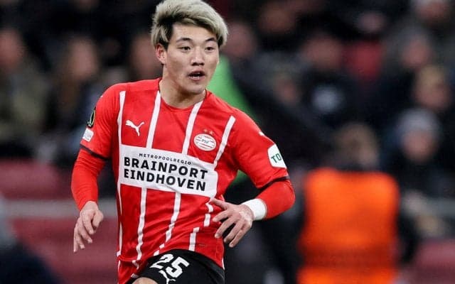 「キャップ似合ってる」堂安律のオフショットにファン歓喜「彼氏感」「一緒にお茶したーい」