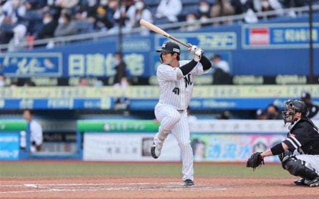 「ずっと2軍」の危機感が生んだ原点回帰　ロッテ3年目、福田光輝が求めるスイング