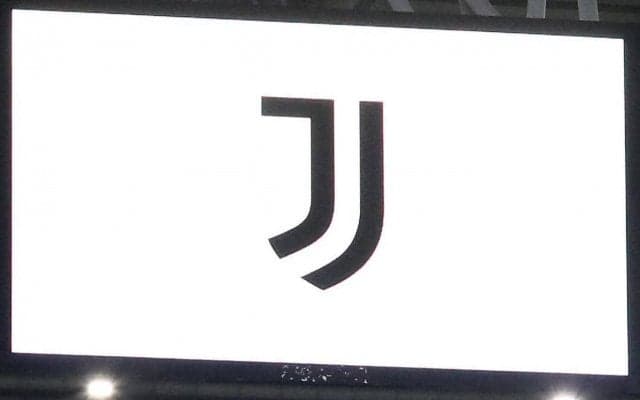 想像以上の激似?! ユベントスとV・ファーレン長崎のユニフォームのシンクロ度合いが海外でも話題沸騰