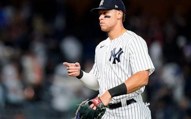 【MLB】走者を欺いた「送球バグってる」　ヒョイ投げなのに激烈「世界一優しいレーザー」