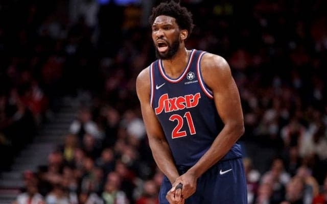 右手親指に“激しい痛み”を抱えるエンビード「何が起きたのかさっぱり分からない」