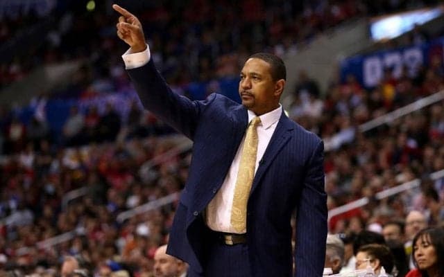 16季連続で負け越しのキングスが他チームのACや元HCのマーク・ジャクソンらと面談へ