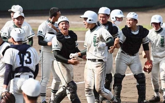 二松学舎大付、サヨナラ決勝進出の裏にOB鈴木誠也の存在「誠也さんもチームを第一に」