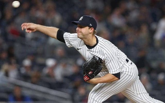 【MLB】変化が異次元すぎて「偽物っぽい」　打者も凝視の“超魔球”は「どうなってんだ」