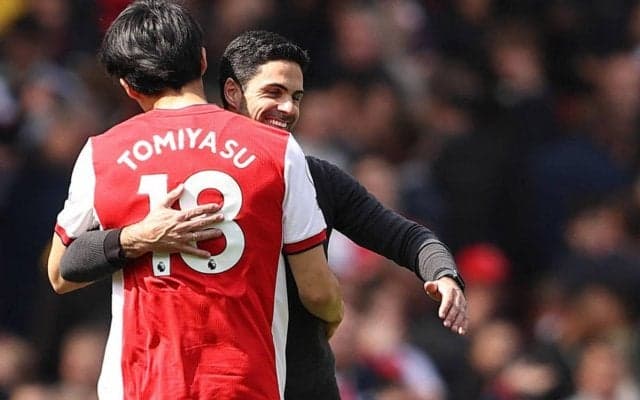 「改めてすごい」、「泣きそうだ」冨安健洋の3カ月ぶり復帰にファン喜び、突破されたC・ロナウドはたまらずイエロー