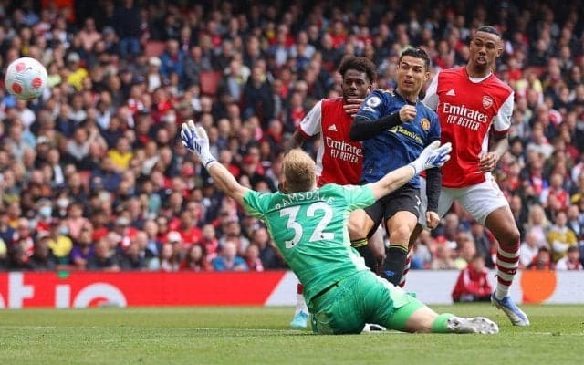 「駆け引き上手すぎ」C・ロナウド、天国の息子へ捧げるプレミア通算100ゴール！ 玄人好みの巧さが詰まった一撃