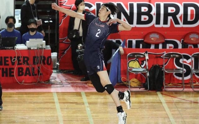 身長207cmの麻野堅斗（東山高）が高校生で唯一日本代表入り　目指すは動けるミドルブロッカー