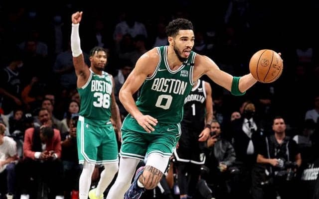 テイタムが39得点でオフェンスをけん引…セルティックスが3勝目に到達／NBAプレーオフ