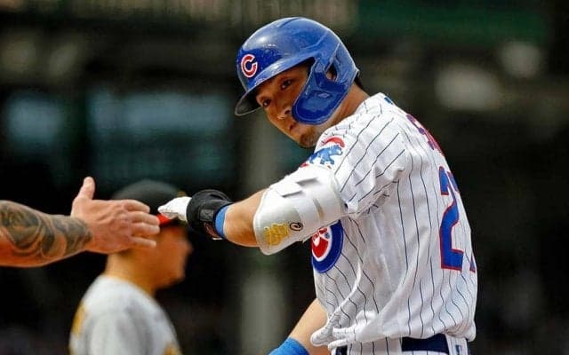 鈴木誠也、二塁打直後のベース上で取った行動に反響「お尻でベース確保するの可愛い」