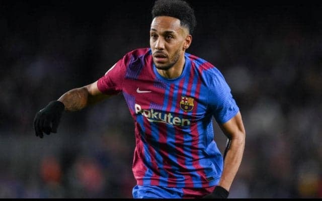 チャビがオーバメヤンを絶賛！「冬のスーパーサイン」