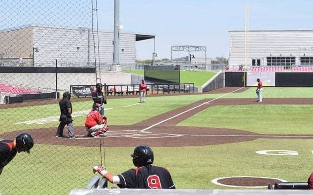 投手が本塁打を打った選手を“襲撃”　両軍入り乱れる前代未聞の暴挙に米騒然