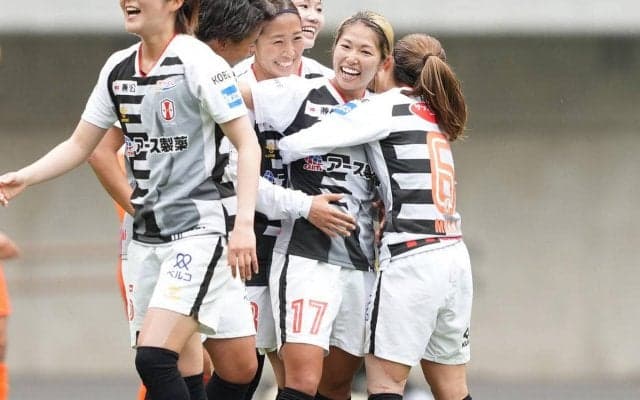 INAC神戸がなでしこMF成宮唯の豪快弾で勝利し、初代女王へ一歩前進！【WEリーグ第18節】