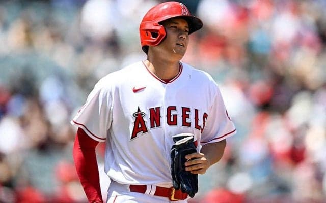 【MLB】大谷翔平、“オールドスタイル”で気分転換？　第1打席で四球→先制生還、3戦ぶり得点
