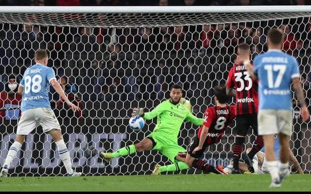 後半ATのトナーリ弾でミランがラツィオに劇的逆転勝利、首位キープ《セリエA》