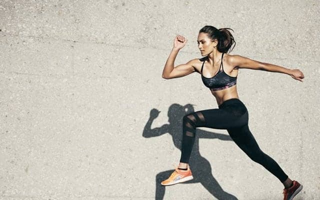 パフォーマンスを上げたい女性アスリート必見！生理に伴う不調、どう改善する？