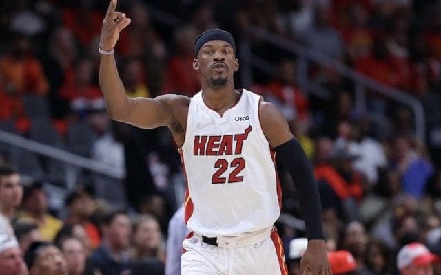 ヒートが敵地でホークスにリベンジ…バトラーの活躍でシリーズ王手／NBAプレーオフ