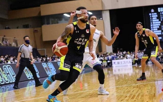 「史上最強」の昇格組で躍動　バスケB2の昨季MVP、勝負どころで光った1on1の強さ