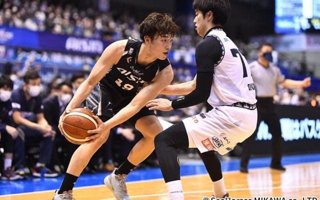 “密着マーク”で相手司令塔を封殺　バスケ三河の23歳エース、CS圏内死守へ圧巻プレー