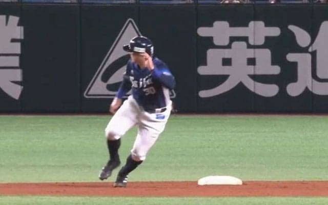 西武・オグレディが珍プレーでアウト　帰塁時に二塁ベース踏まず痛恨の併殺