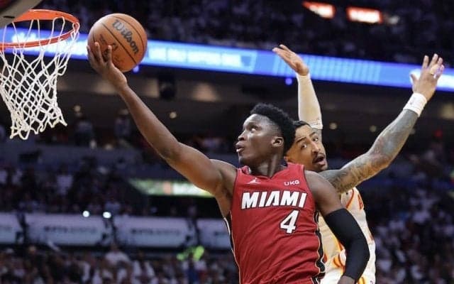 ヒートがホークスとの接戦を制す…エース不在もホームで1回戦突破／NBAプレーオフ