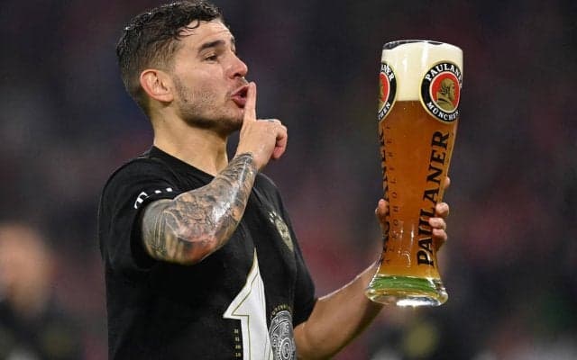 「何が起きたんだ?」10連覇達成のバイエルンDFの大胆イメチェンにファンも驚き