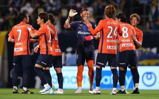 低迷・大宮が群馬相手に2点差大逆転で2勝目！ 首位・横浜FCは町田に追いつかれドローも12戦無敗、甲府は4連勝【明治安田J2第12節】