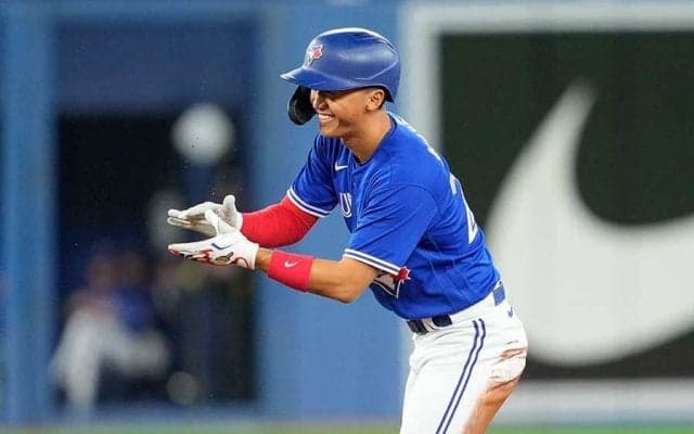 加藤豪将、MLB初安打記念球で同僚がいたずら　お茶目な“犯人”に米反響「楽しそうだ」