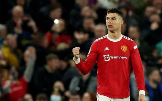 ｢これぞワールドクラス｣!!C・ロナウドが｢豪快ゴール｣!チェルシー戦でマンUを救った超絶トラップからの｢一撃｣