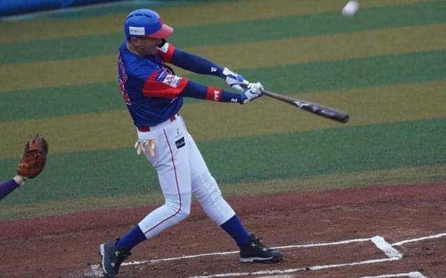 “現役復帰”のG.G.佐藤、いきなりどん詰まりヒット　43歳躍動「打ち方は忘れません」