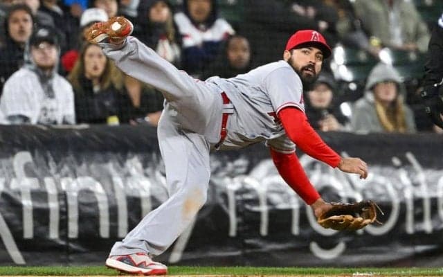【MLB】三塁線からの爆速ノーバンが「目を見張る」　318億円男の美技は「冗談でしょ」