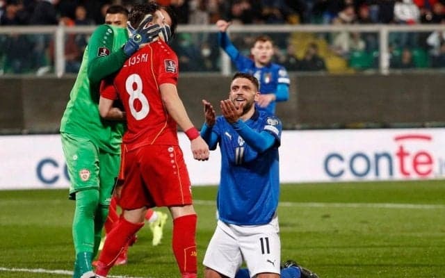 W杯を逃したイタリア代表FWの現実からの「自己遮断」【再考すべきストライカーの「パフォーマンス」】(1)