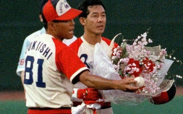 仰木監督から「もう辞めろ」…2000安打が引退の合図　近鉄移籍で果たした完全復活