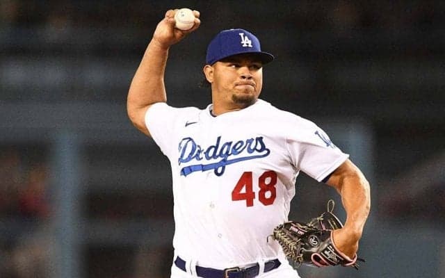 161kmで沈む“凶悪シンカー”　圧巻ド軍23歳に米衝撃「軽々投げている」「凄い回転だ」