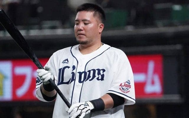 西武・山川の“立ち姿”に見るキング独走の理由　名球会員が感じた打席での変化