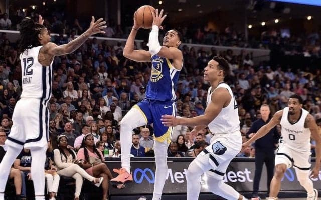 終盤の攻防を制したウォリアーズ…プールが躍動してグリズリーズ撃破／NBAプレーオフ